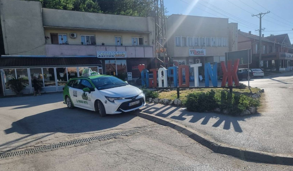 Prvi Taxi Žitoradja vozilo 5